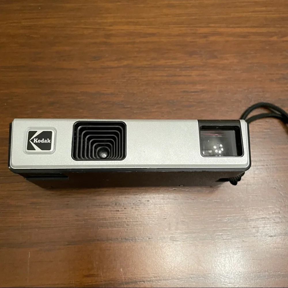 Vintage Kodak Pocket Instamatic 10 film Camera Gray Black Strap untested